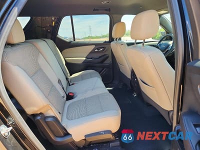 Zdjęcie 11 z 14 samochodu: 2022 CHEVROLET TRAVERSE LS VIN:1GNERFKW7NJ108205 - miniatura