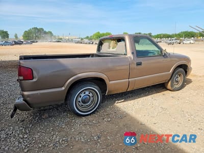 Trzecie zdjęcie samochodu z tyłu: 2002 GMC SONOMA VIN:1GTCS145928156609 - miniatura
