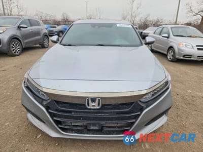 Piąte zdjęcie samochodu w środku: 2018 HONDA ACCORD SPORT VIN:1HGCV1F3XJA809654 - miniatura