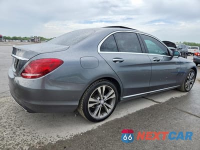 Trzecie zdjęcie samochodu z tyłu: 2017 MERCEDES-BENZ C 300 VIN:55SWF4JB7HU193095 - miniatura