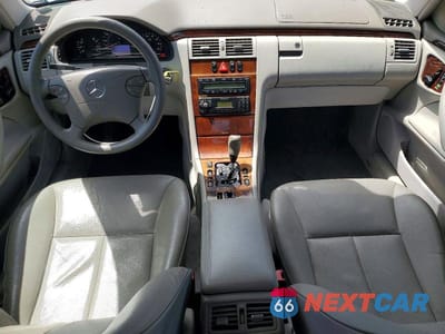 Zdjęcie 8 z 12 samochodu: 2001 MERCEDES-BENZ E 430 VIN:WDBJF70J31X049267 - miniatura