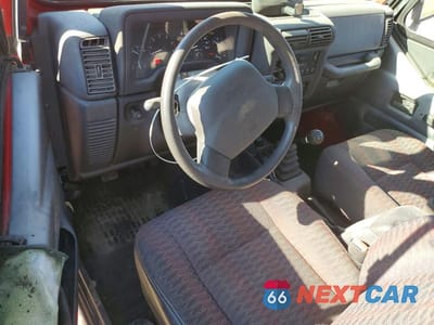 Zdjęcie 8 z 12 samochodu: 1999 JEEP WRANGLER / TJ SE VIN:1J4FY29P6XP446941 - miniatura