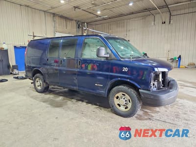 Czwarte zdjęcie samochodu z boku: 2005 CHEVROLET EXPRESS G2500 VIN:1GCGG25V351203539 - miniatura