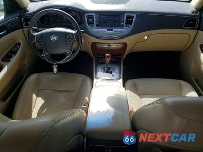 Zdjęcie 8 z 12 samochodu: 2012 HYUNDAI GENESIS VIN:KMHGC4DD3CU151501 - miniatura