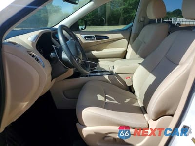 Zdjęcie 7 z 14 samochodu: 2017 NISSAN PATHFINDER SV VIN:5N1DR2MN8HC626491 - miniatura