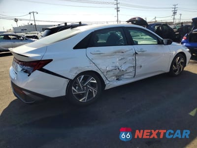 Trzecie zdjęcie samochodu z tyłu: 2025 HYUNDAI ELANTRA HYBRID SEL SPORT VIN:KMHLM4DJ2SU136570 - miniatura