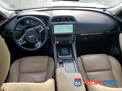 Zdjęcie 8 z 13 samochodu: 2018 JAGUAR F-PACE PRESTIGE VIN:SADCK2FN2JA288285 - miniatura