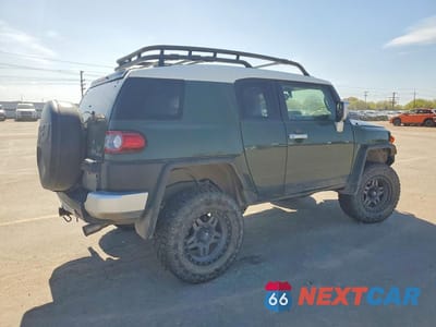 Trzecie zdjęcie samochodu z tyłu: 2014 TOYOTA FJ CRUISER BASE VIN:JTEBU4BF0EK203869 - miniatura