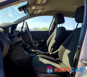 Zdjęcie 7 z 12 samochodu: 2018 CHEVROLET TRAX LS VIN:KL7CJNSB3JB549233 - miniatura