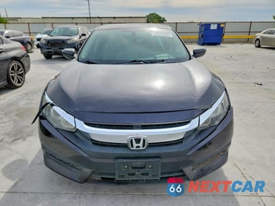 Piąte zdjęcie samochodu w środku: 2016 HONDA CIVIC LX VIN:19XFC2F58GE092718 - miniatura