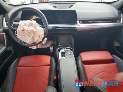 Zdjęcie 8 z 13 samochodu: 2023 BMW X1 XDRIVE28I VIN:WBX73EF05P5X39990 - miniatura