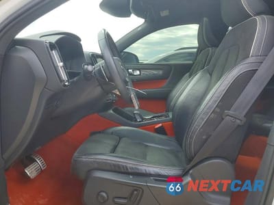 Zdjęcie 7 z 12 samochodu: 2019 VOLVO XC40 T5 MOMENTUM VIN:YV4162XZ0K2004475 - miniatura