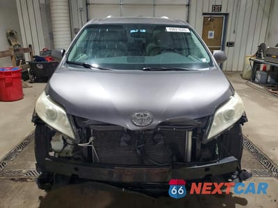 Piąte zdjęcie samochodu w środku: 2011 TOYOTA SIENNA LIMITED 7-PASSENGER VIN:5TDYK3DC2BS041278 - miniatura