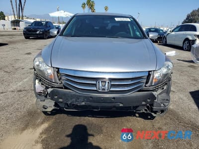 Piąte zdjęcie samochodu w środku: 2011 HONDA ACCORD LXP VIN:1HGCP2F4XBA080551 - miniatura