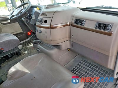 Zdjęcie 8 z 12 samochodu: 2018 VOLVO VN VNL VIN:4V4N39TG6JN892760 - miniatura