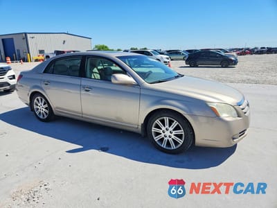 Czwarte zdjęcie samochodu z boku: 2005 TOYOTA AVALON LIMITED VIN:4T1BK36B95U047097 - miniatura