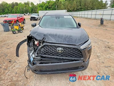 Piąte zdjęcie samochodu w środku: 2022 TOYOTA COROLLA CROSS LE VIN:7MUCAABG9NV019022 - miniatura