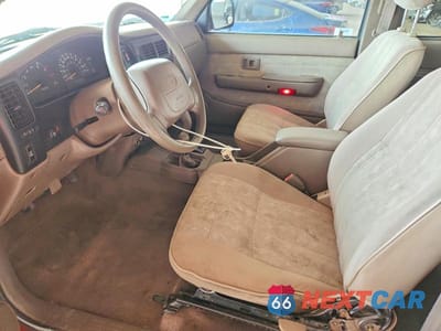 Zdjęcie 7 z 11 samochodu: 2000 TOYOTA TACOMA XTRACAB VIN:4TAWN72NXYZ622542 - miniatura