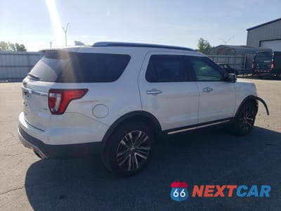 Trzecie zdjęcie samochodu z tyłu: 2017 FORD EXPLORER PLATINUM VIN:1FM5K8HT7HGB75888 - miniatura
