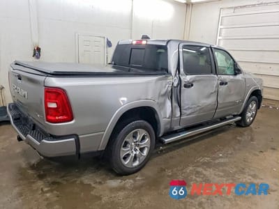 Trzecie zdjęcie samochodu z tyłu: 2026 RAM 1500 BIG HORN VIN:1C6SRFFT5TN209140 - miniatura