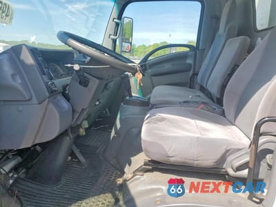 Zdjęcie 7 z 13 samochodu: 2016 ISUZU NQR REFRIGERATED BOX TRUCK VIN:JALE5W160G7901804 - miniatura