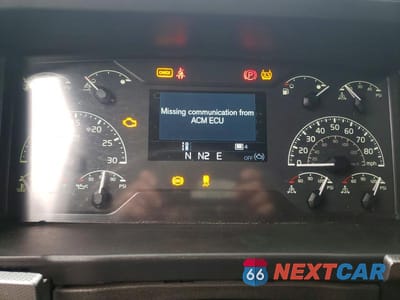 Zdjęcie 8 z 10 samochodu: 2019 VOLVO VNL SEMI TRUCK VIN:4V4NC9EH8KN193833 - miniatura