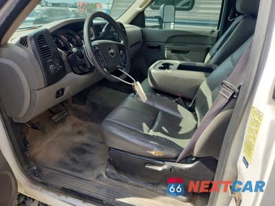 Zdjęcie 7 z 13 samochodu: 2014 CHEVROLET SILVERADO C3500 VIN:1GB3CZC85EF151712 - miniatura
