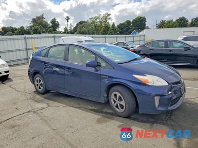 Czwarte zdjęcie samochodu z boku: 2014 TOYOTA PRIUS THREE VIN:JTDKN3DU5E0374779 - miniatura
