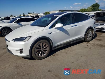 2017 TESLA MODEL X 5YJXCAE28HF059123 - główne zdjęcie licytacji z USA - miniatura