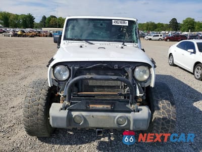 Piąte zdjęcie samochodu w środku: 2016 JEEP WRANGLER UNLIMITED SPORT VIN:1C4BJWDG9GL189398 - miniatura