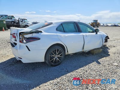 Trzecie zdjęcie samochodu z tyłu: 2024 TOYOTA CAMRY HYBRID SE VIN:4T1S31AK7RU061594 - miniatura