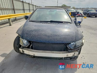 Piąte zdjęcie samochodu w środku: 2010 HONDA CIVIC LX VIN:2HGFG1B66AH532980 - miniatura