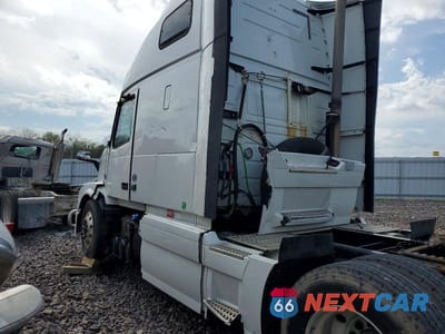 Zdjęcie 9 z 10 samochodu: 2017 VOLVO VNL SEMI TRUCK VIN:4V4NC9EH0HN992272 - miniatura