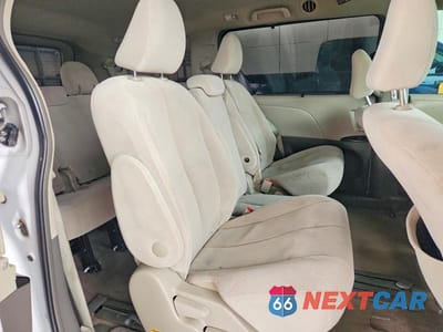 Zdjęcie 11 z 13 samochodu: 2014 TOYOTA SIENNA LE VIN:5TDKK3DCXES463020 - miniatura