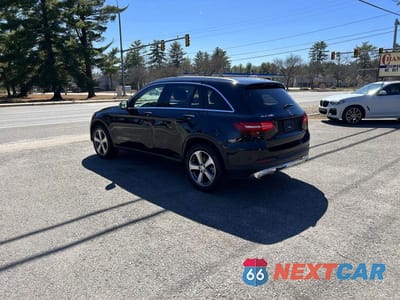 Czwarte zdjęcie samochodu z boku: 2017 MERCEDES-BENZ GLC 300 VIN:WDC0G4JB3HF191709 - miniatura