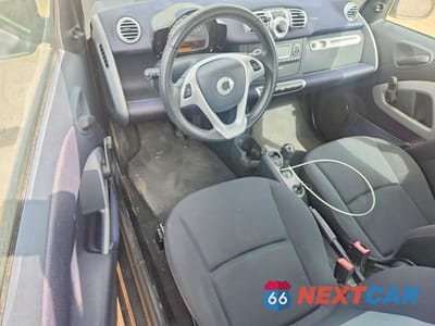 Zdjęcie 8 z 12 samochodu: 2012 SMART FORTWO PURE VIN:WMEEJ3BAXCK572181 - miniatura