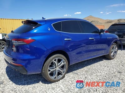 Trzecie zdjęcie samochodu z tyłu: 2022 MASERATI LEVANTE BASE VIN:ZN661XUA2NX398537 - miniatura