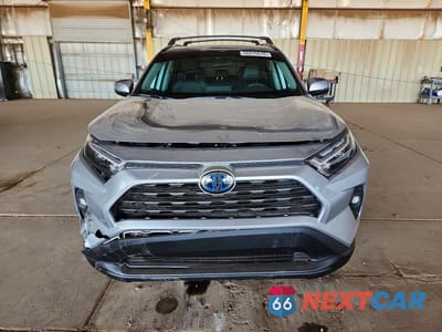 Piąte zdjęcie samochodu w środku: 2023 TOYOTA RAV4 XLE PREMIUM VIN:4T3B6RFV0PU138612 - miniatura