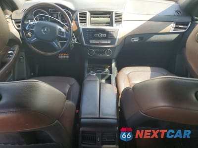Zdjęcie 8 z 13 samochodu: 2015 MERCEDES-BENZ ML 400 4MATIC VIN:4JGDA5GB0FA591786 - miniatura