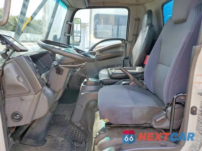 Zdjęcie 7 z 12 samochodu: 2015 ISUZU NPR VIN:54DB4W1B7FS800691 - miniatura