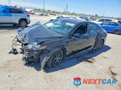 2024 TOYOTA CAMRY SE 4T1G11AKXRU855632 - główne zdjęcie licytacji z USA - miniatura