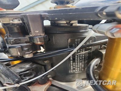 Zdjęcie 9 z 9 samochodu: 2003 SUZUKI GSX-R1000 VIN:JS1GT75A732102656 - miniatura