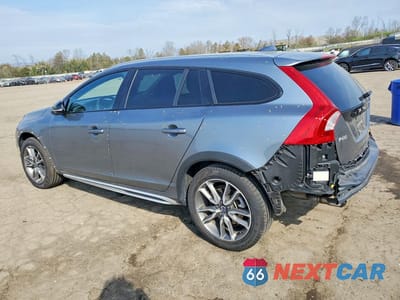 Drugie zdjęcie samochodu z przodu: 2017 VOLVO V60 CROSS COUNTRY PREMIER VIN:YV440MWK1H1029186 - miniatura
