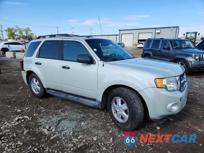 Czwarte zdjęcie samochodu z boku: 2009 FORD ESCAPE VIN:1FMCU93G19KB10440 - miniatura