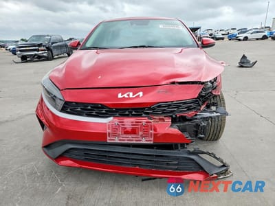 Piąte zdjęcie samochodu w środku: 2022 KIA FORTE LXS VIN:3KPF24ADXNE443204 - miniatura