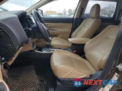 Zdjęcie 7 z 12 samochodu: 2017 MITSUBISHI OUTLANDER SE VIN:JA4AZ3A30HZ049351 - miniatura