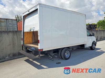 Trzecie zdjęcie samochodu z tyłu: 2025 CHEVROLET EXPRESS G3500 VIN:1HA3GSC73SN014876 - miniatura