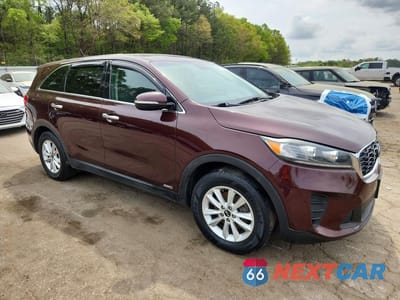 Czwarte zdjęcie samochodu z boku: 2019 KIA SORENTO LX VIN:5XYPGDA30KG569311 - miniatura