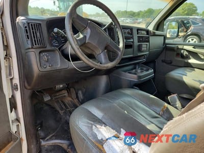 Zdjęcie 8 z 13 samochodu: 2003 GMC SAVANA G3500 VIN:1GTHG35U831158712 - miniatura