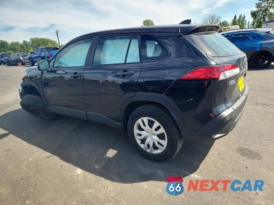 Drugie zdjęcie samochodu z przodu: 2023 TOYOTA COROLLA CROSS L VIN:7MUAAAAG5PV062686 - miniatura
